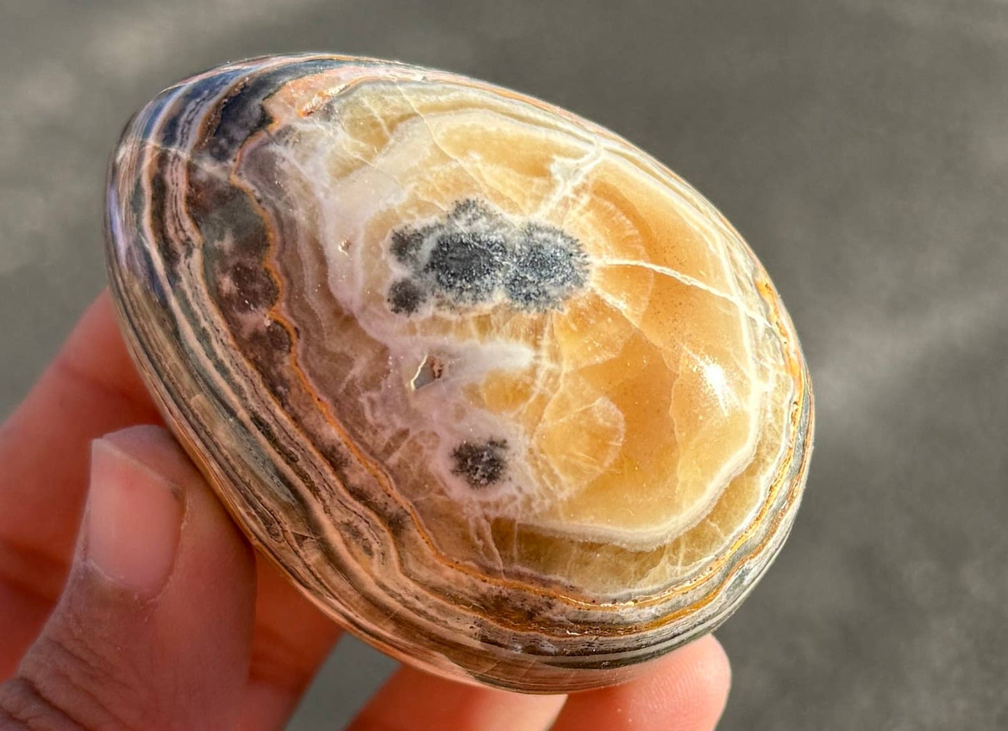 Bumblebee Calcite Eggs