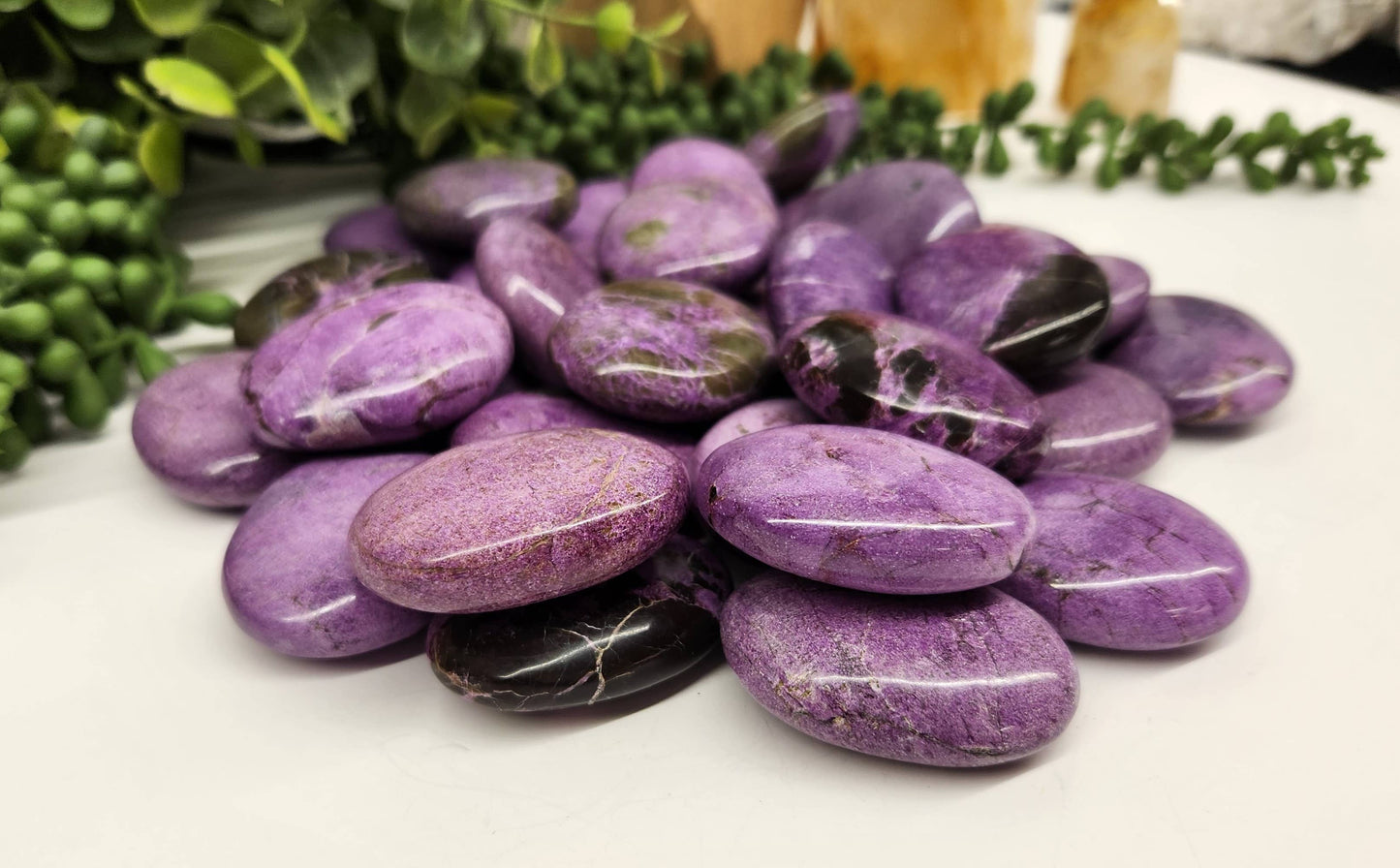 Stichtite Gemstone Palm Stones (45x35x15mm)