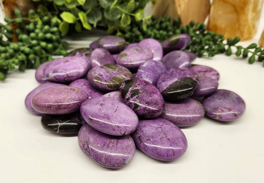 Stichtite Gemstone Palm Stones (45x35x15mm)