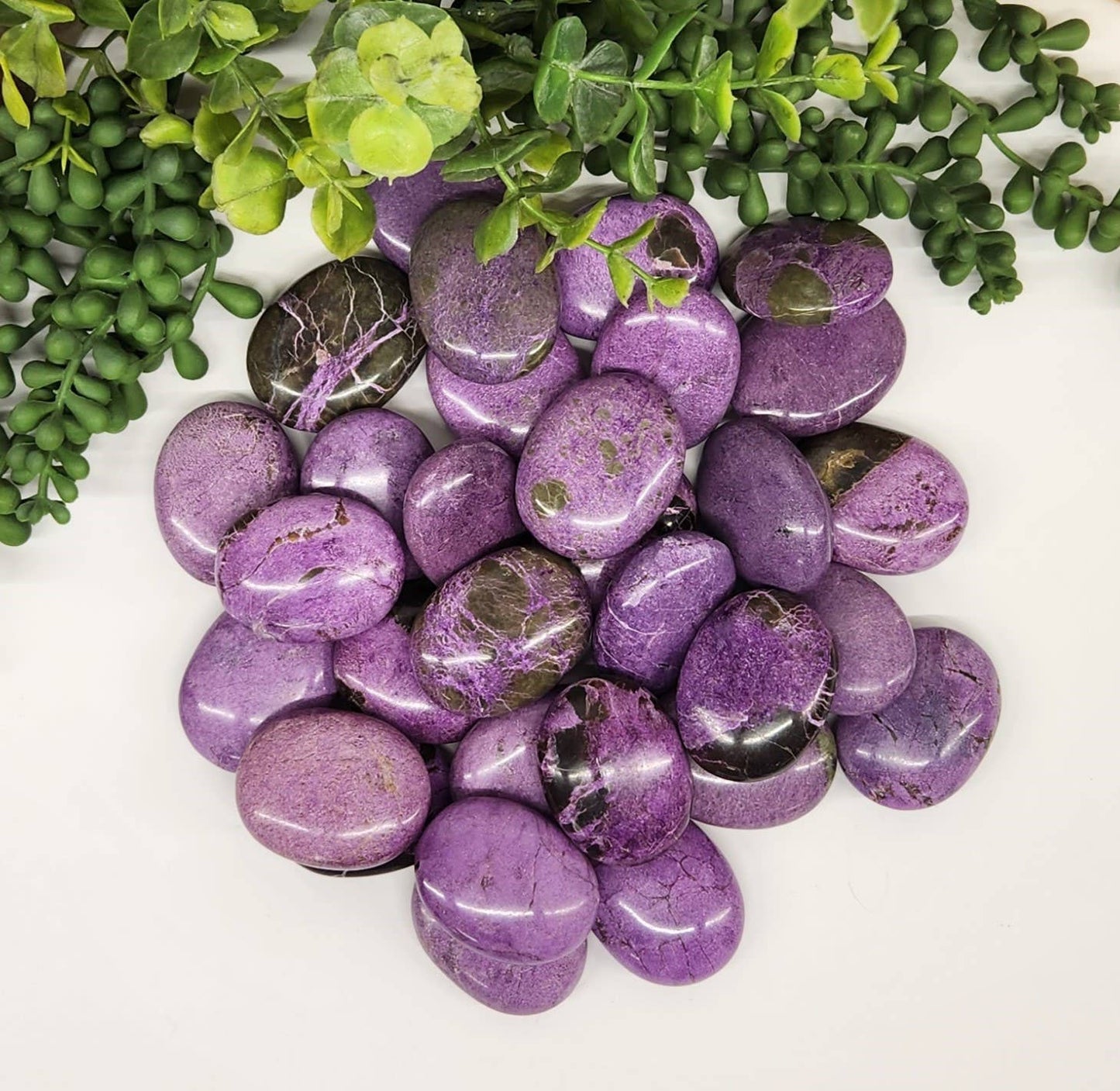 Stichtite Gemstone Palm Stones (45x35x15mm)