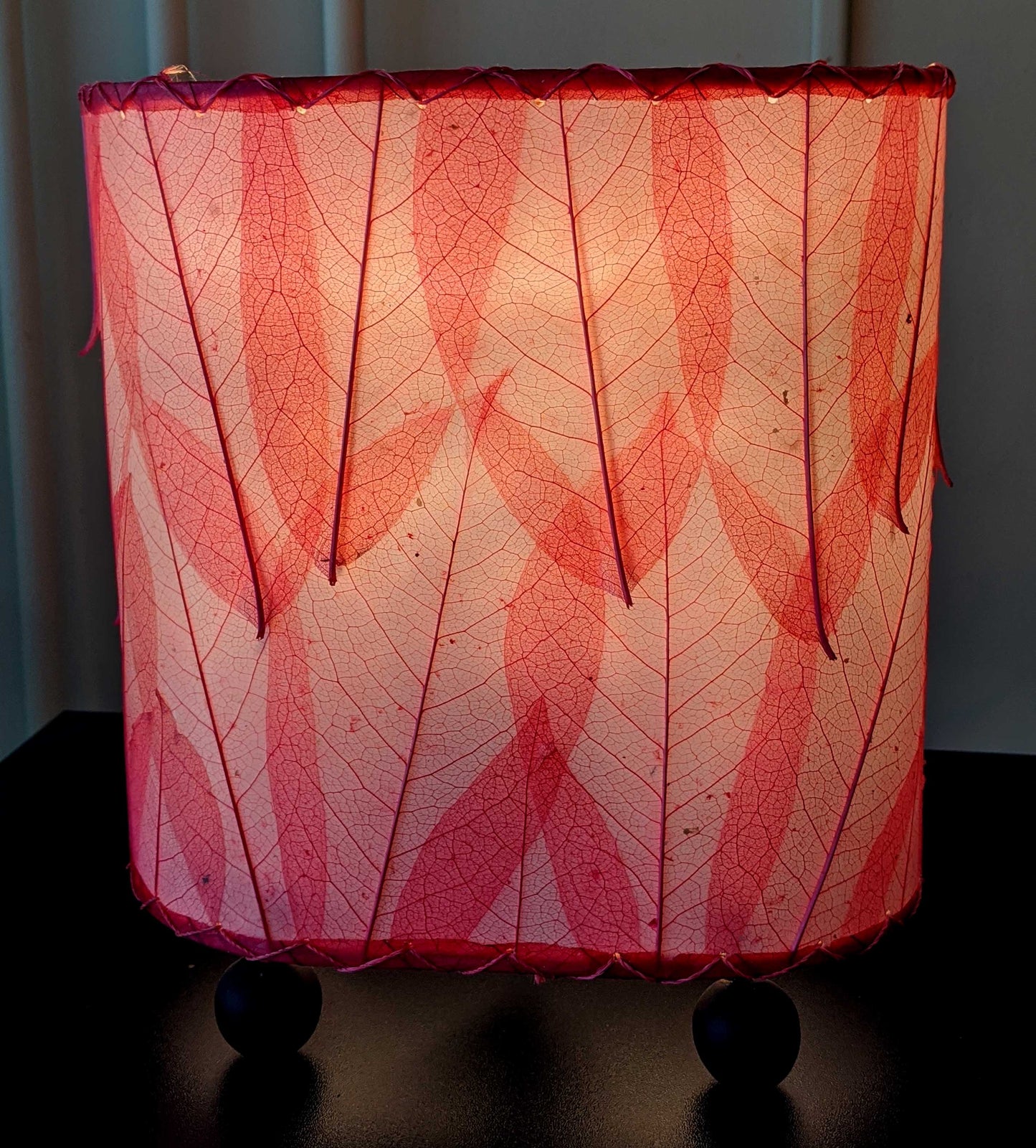 Mini Guyabano Pink Leaf Lamp